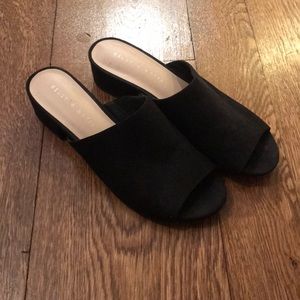 Kelly & Katie Black open toed block heels